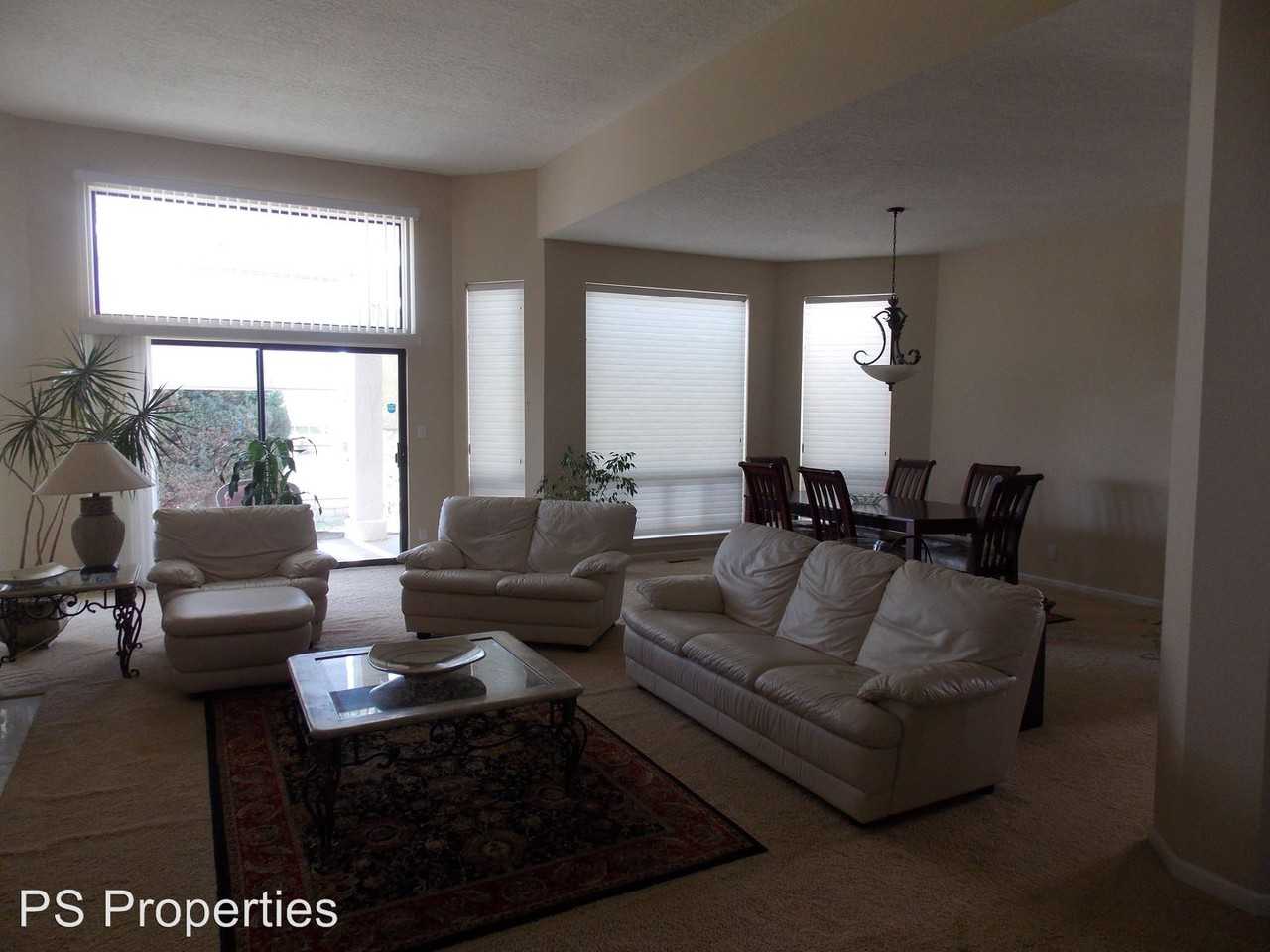 11505 Woodmar Ln NE - Photo 3 of 11