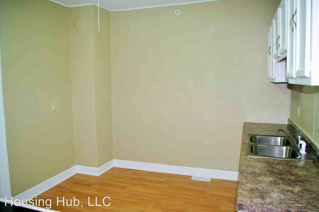 684 Western Ave N - Photo 3 of 12