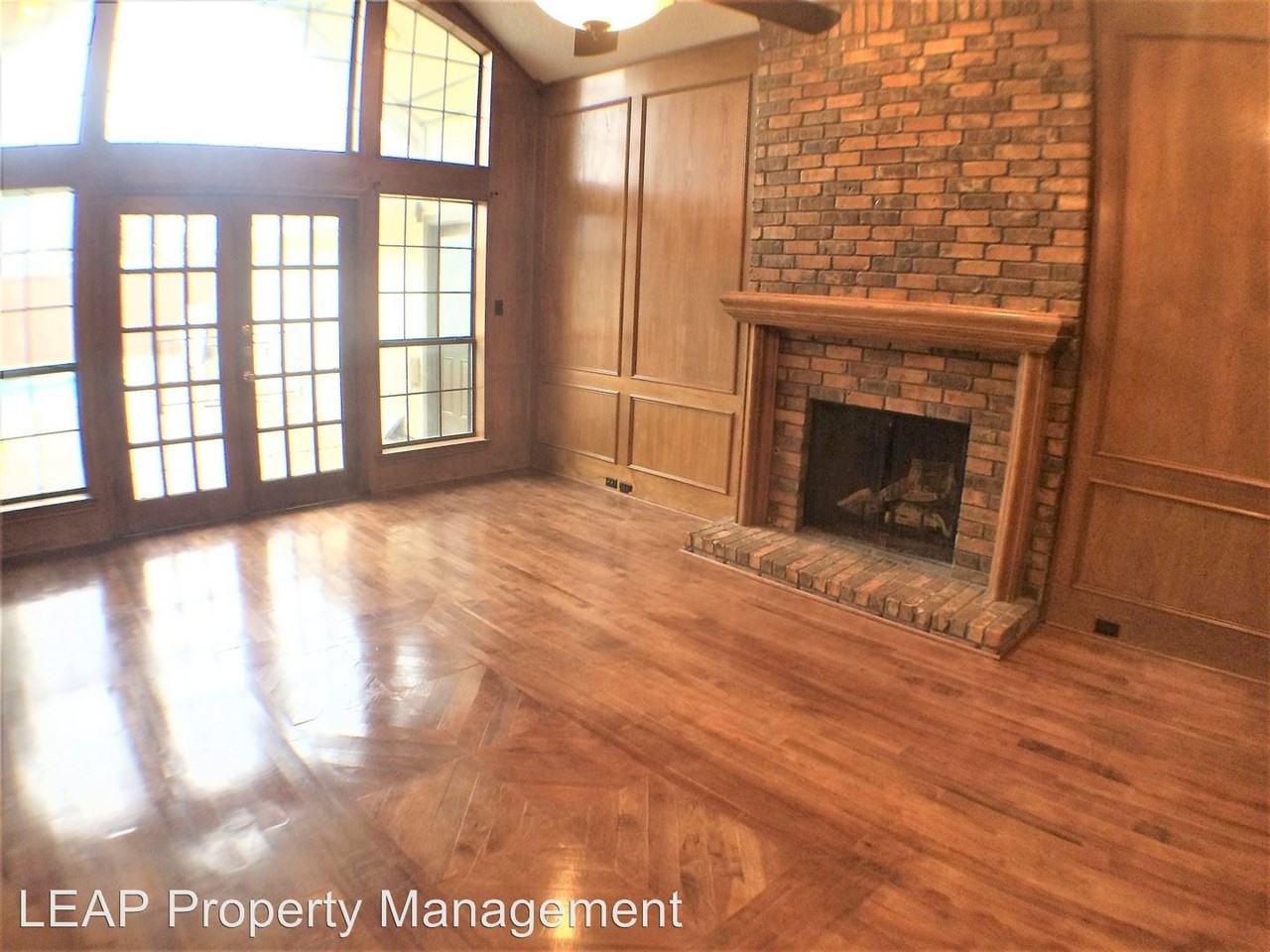 2555 Bluebonnet Dr - Photo 3 of 17