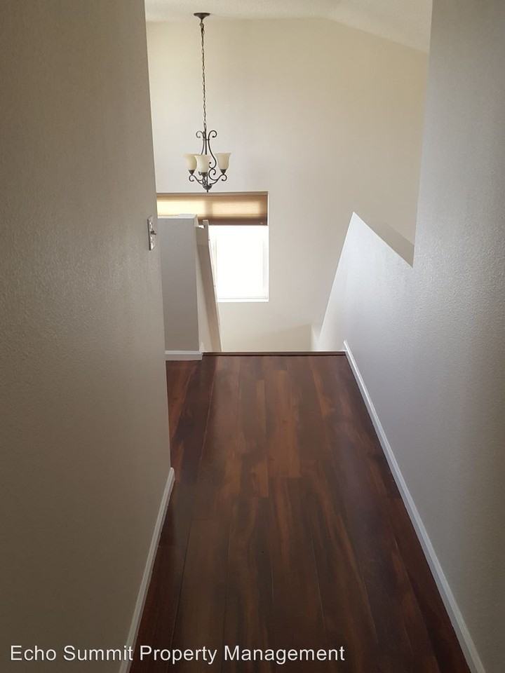 461 Chambers Way - Photo 3 of 14