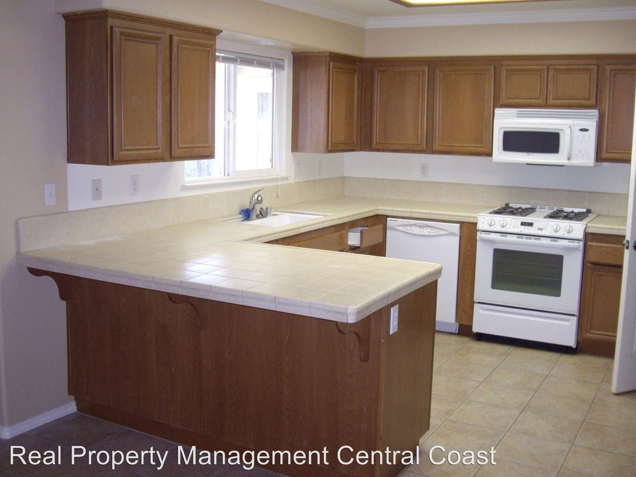 877 Tanis Pl - Photo 3 of 17