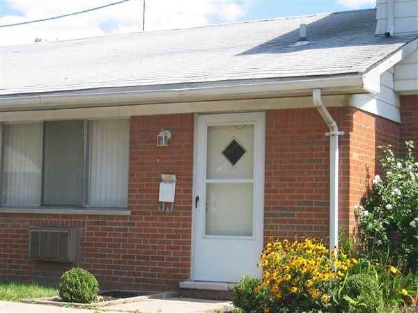 Gratiot Court Apartments - Photo 3 of 7