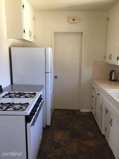 14330 1/2 Friar St - Photo 3 of 5