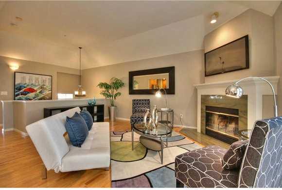 1045 Galley Ln - Photo 3 of 25