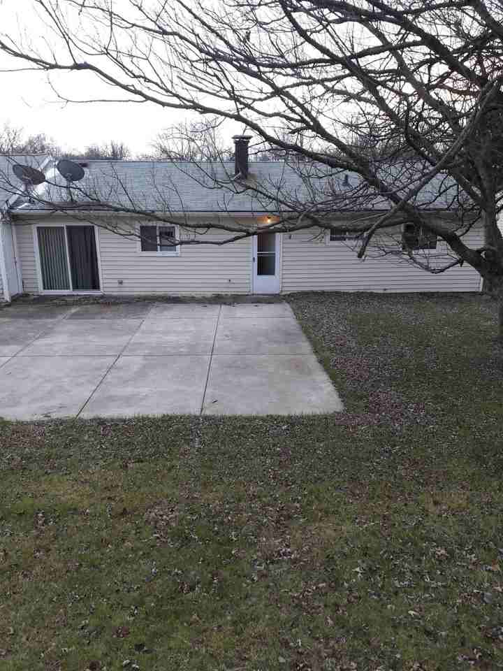 24205 Rugby Ct - Photo 2 of 31