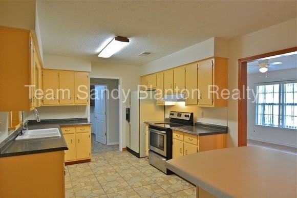 6251 Memphis Ave - Photo 3 of 8