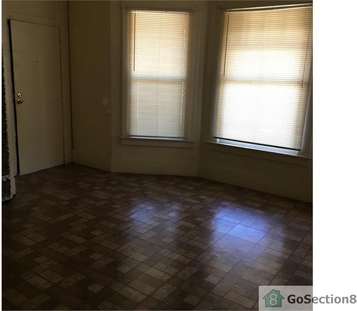 995 W 2nd St - Photo 3 of 4