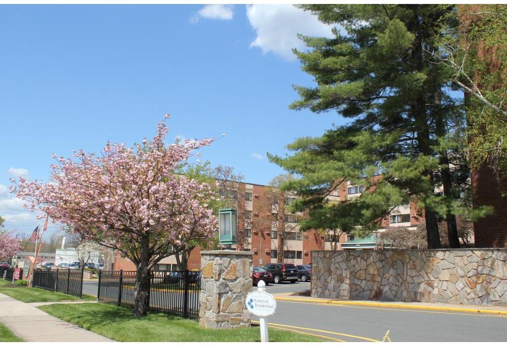 Stepny Place Apartments 1800 Silas Deane Hwy, Rocky Hill, CT 06067