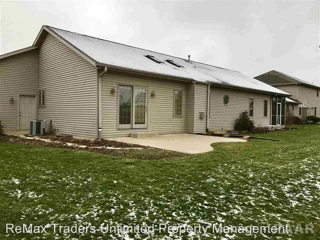 1806 Greenfield Dr - Photo 3 of 34