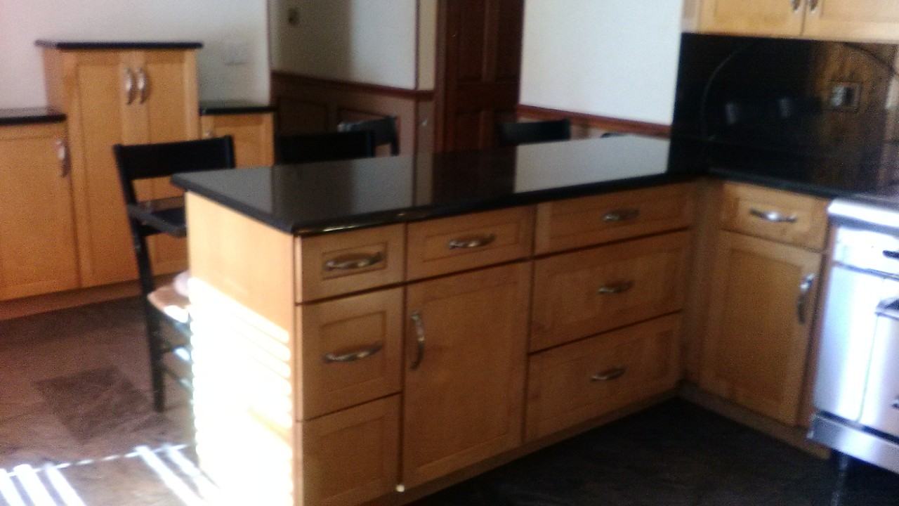 276 N Oak St - Photo 3 of 6