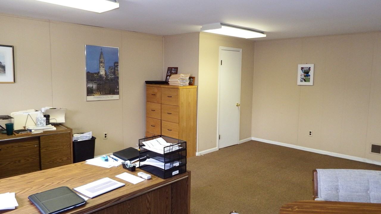 2728 E County Line Rd #2nd - Photo 2 of 8