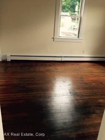 38-12 Broadway - Photo 3 of 5