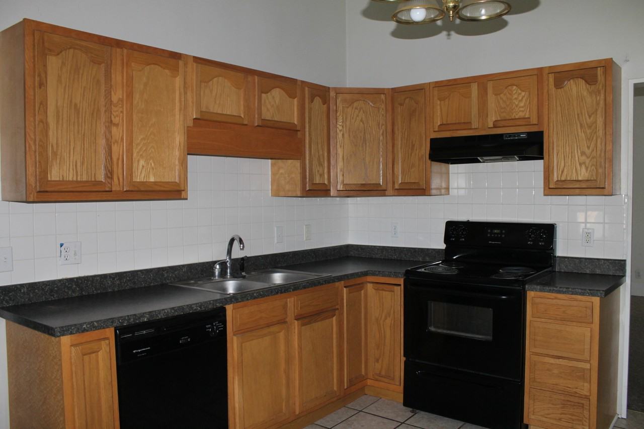 226 E Main St - Photo 2 of 6