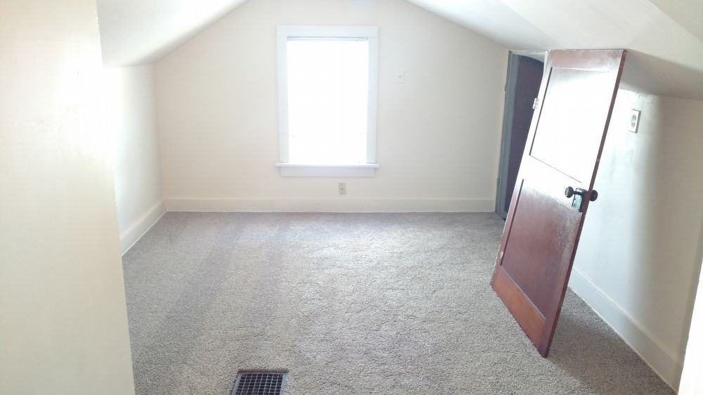 2452 W Hadley St - Photo 2 of 11