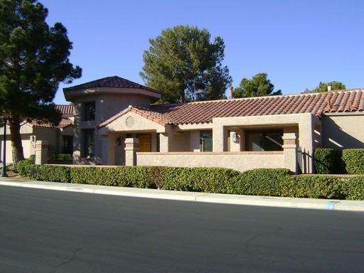 7140 Mission Hills Dr - Photo 2 of 19