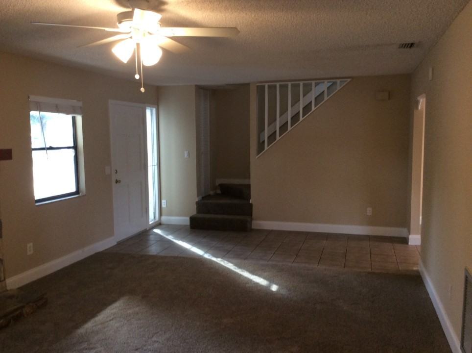 1259 Waterbury Loop - Photo 2 of 10