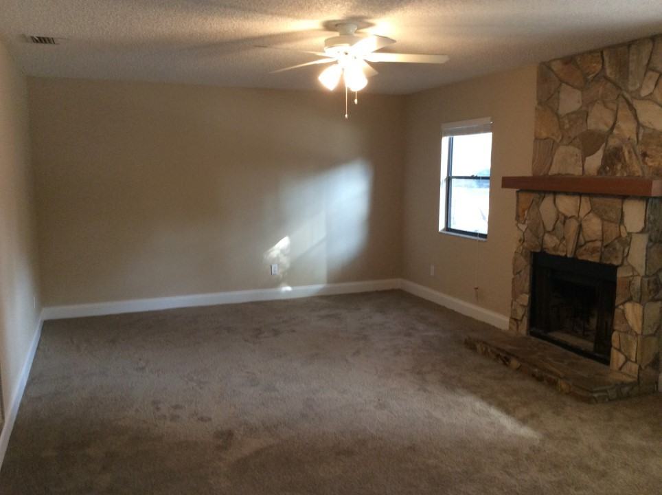 1259 Waterbury Loop - Photo 3 of 10