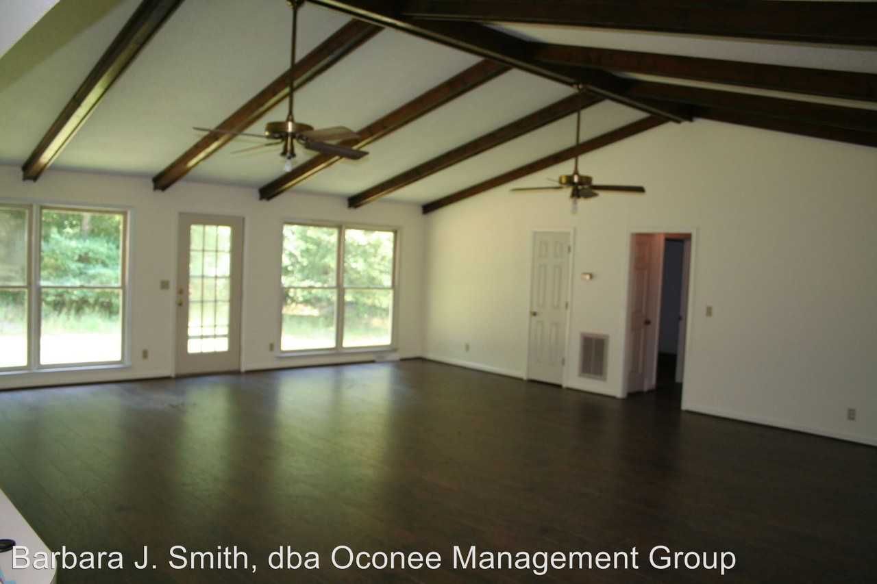 110 Waters Edge Dr - Photo 2 of 9