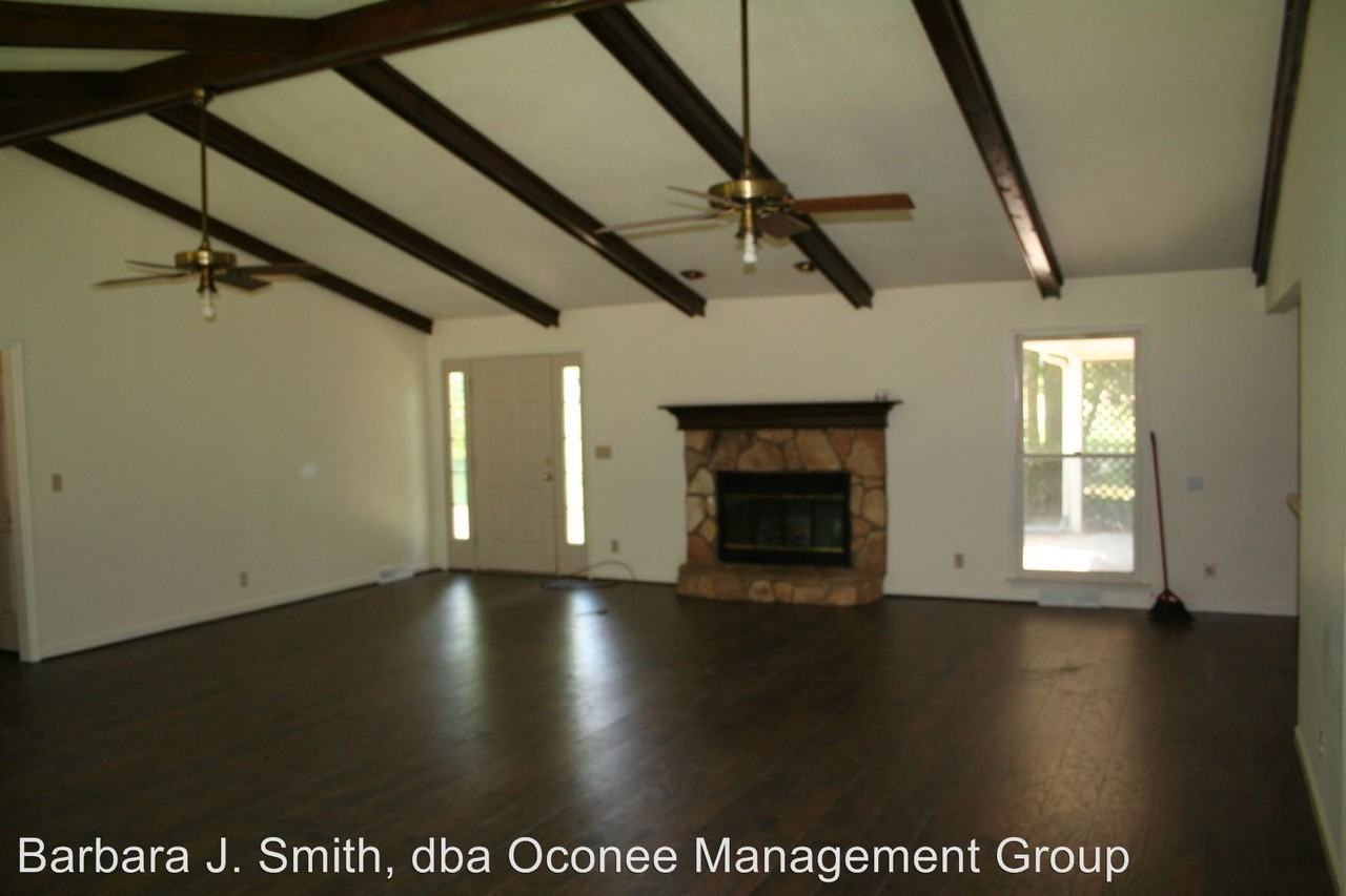 110 Waters Edge Dr - Photo 3 of 9