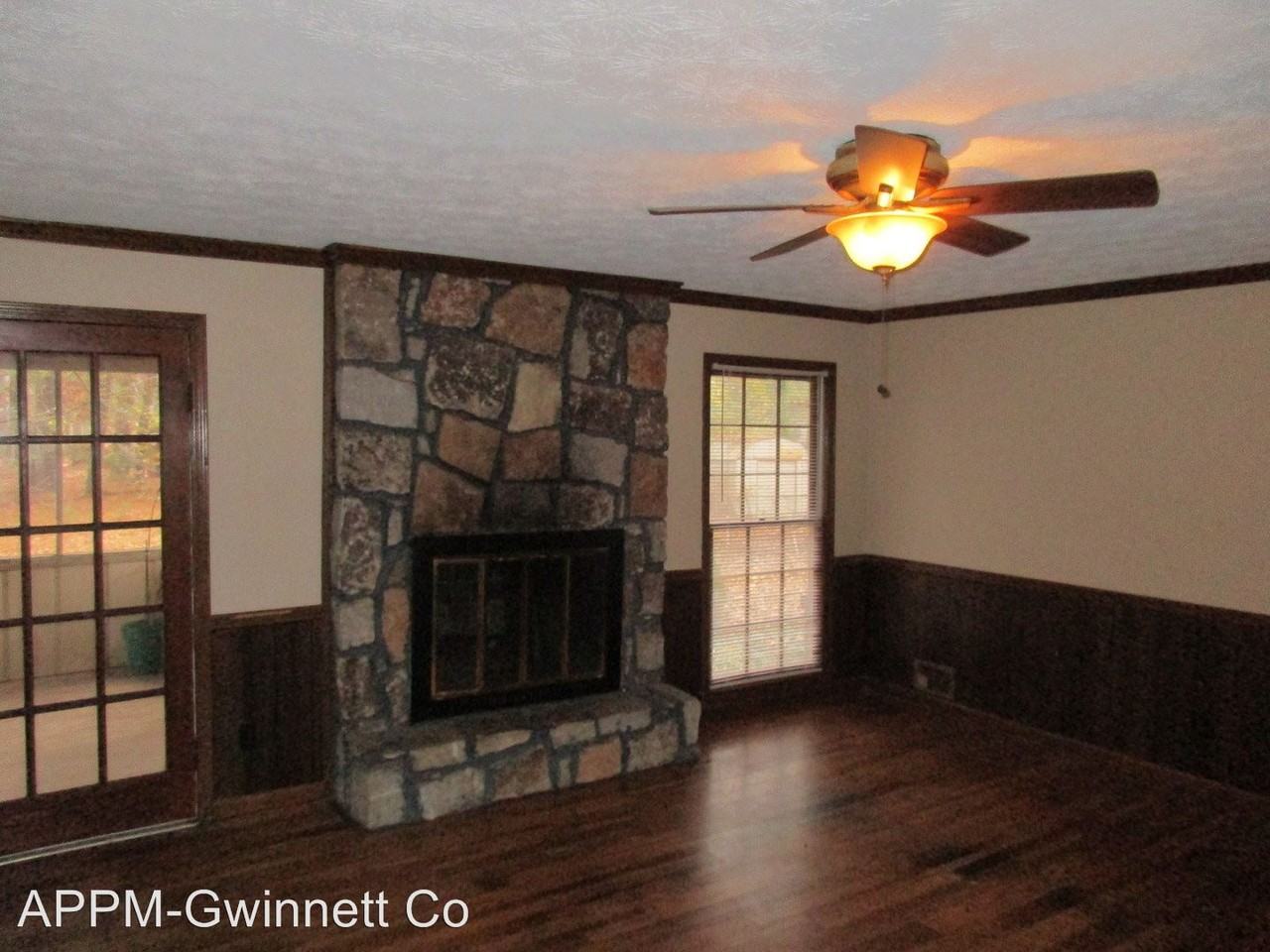 2694 Hickory Valley Dr - Photo 3 of 22