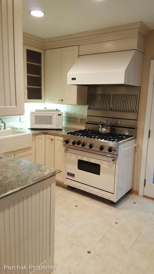 21 Maple Ln - Photo 2 of 13