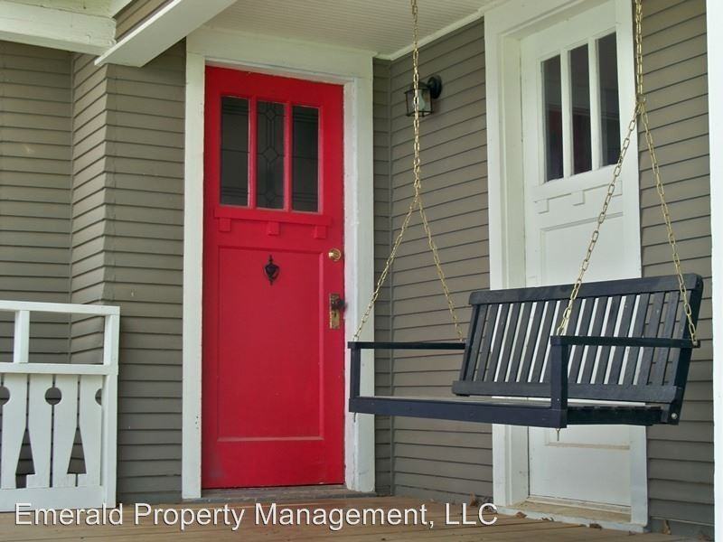 1527 Humboldt St - Photo 3 of 20