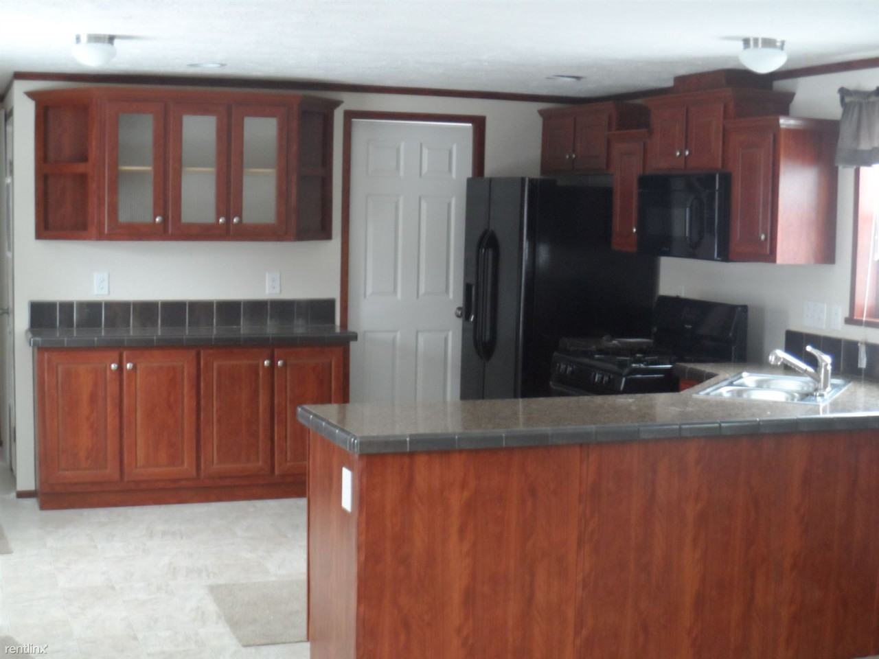 5-1750 Valley Green Park - Photo 2 of 9