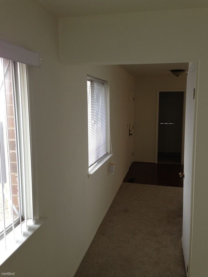 2052 Parmenter Blvd - Photo 2 of 9