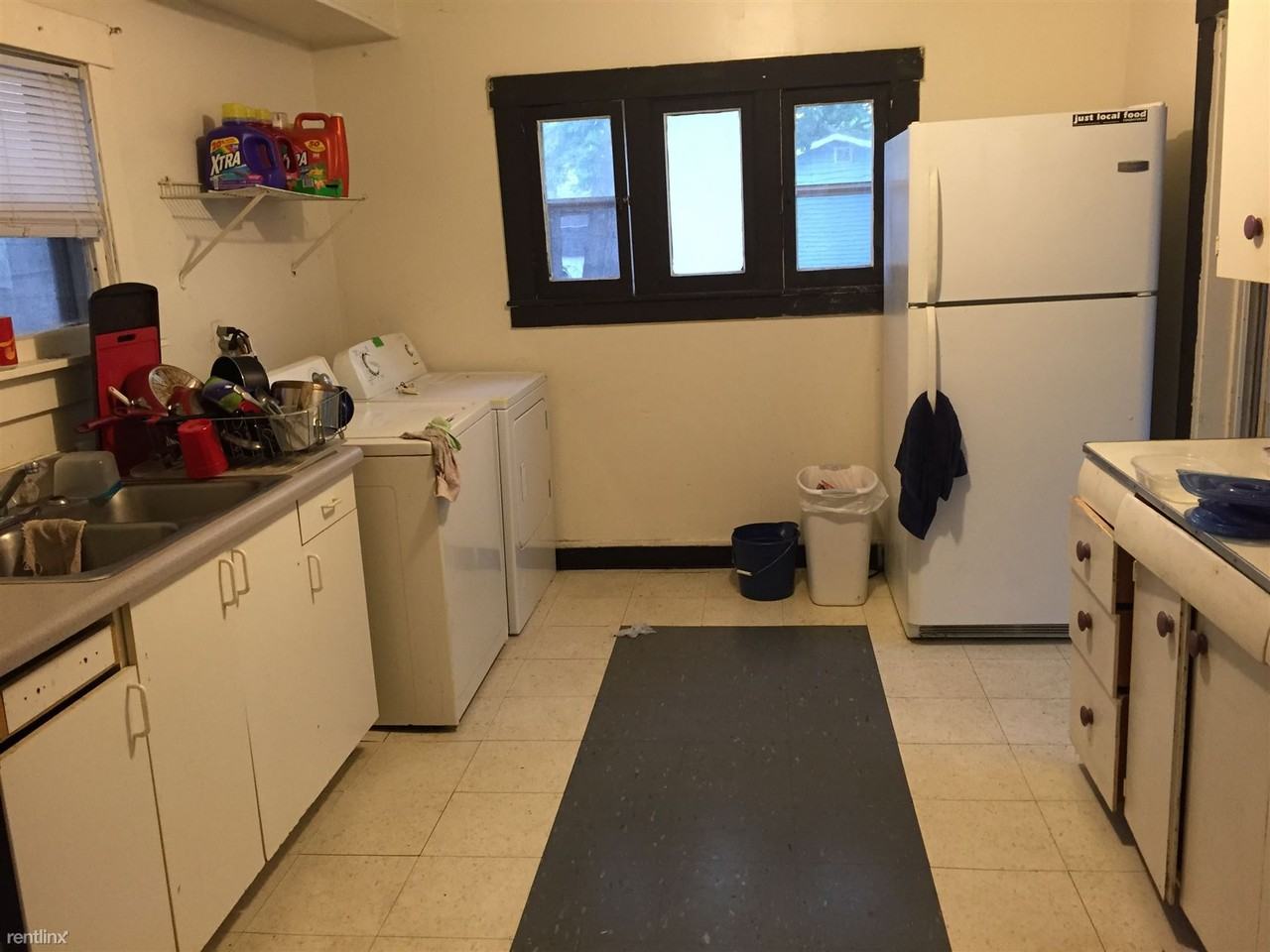 500-598 S Barstow St - Photo 2 of 3