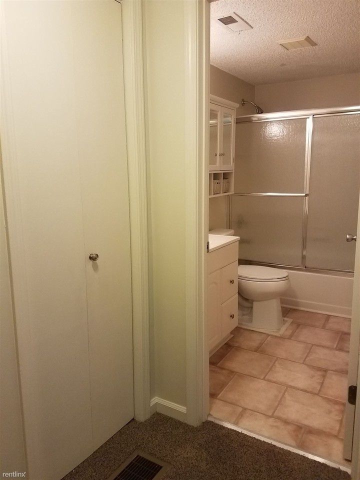 1 Brooklyn Ave - Photo 2 of 9