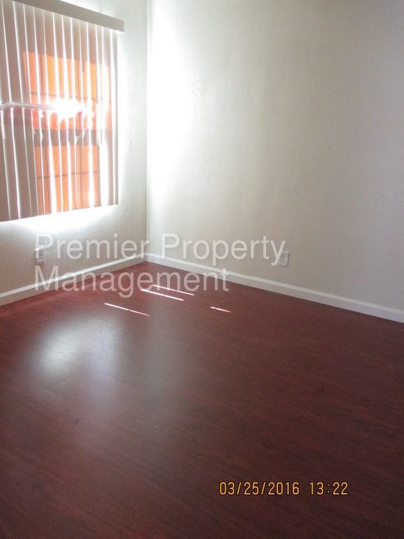 841 S 46th St - Photo 3 of 14