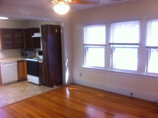 173 Markham Rd - Photo 3 of 7