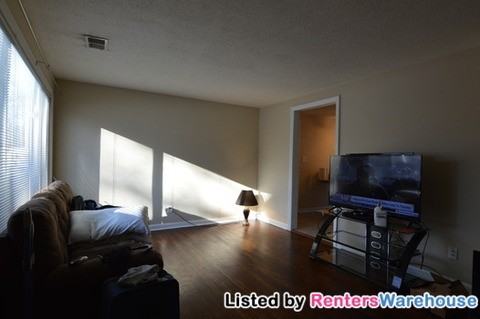 7718 W 66th St - Photo 3 of 7