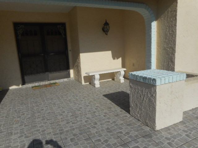 8135 Merrimac Dr - Photo 2 of 15