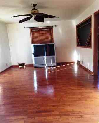 7506 Locust Ave - Photo 3 of 11