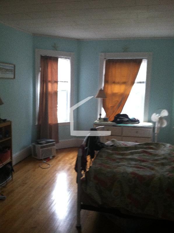 28 Holman St - Photo 3 of 7