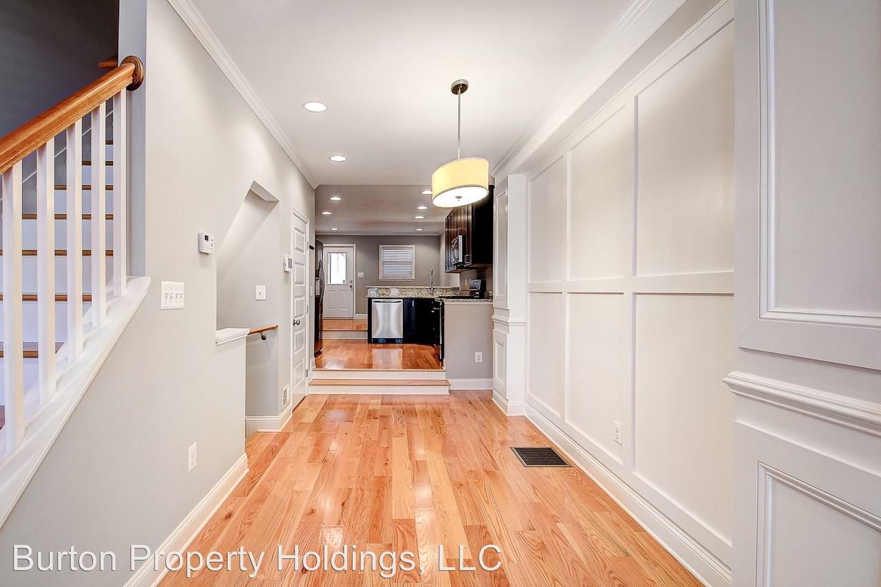 321 S Clinton St - Photo 2 of 24