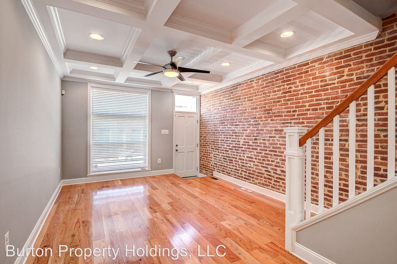 321 S Clinton St - Photo 3 of 24