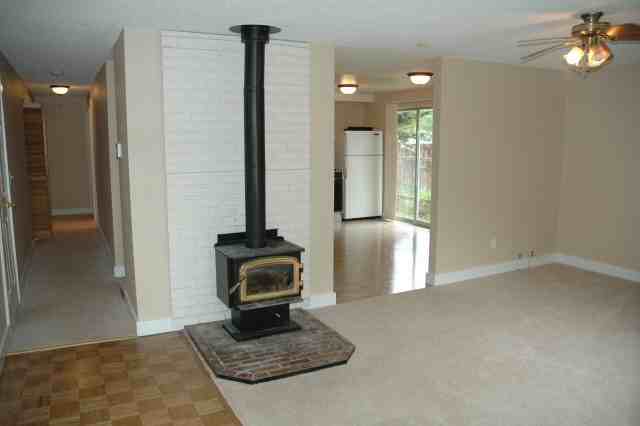 6582 NE Pear St - Photo 2 of 10