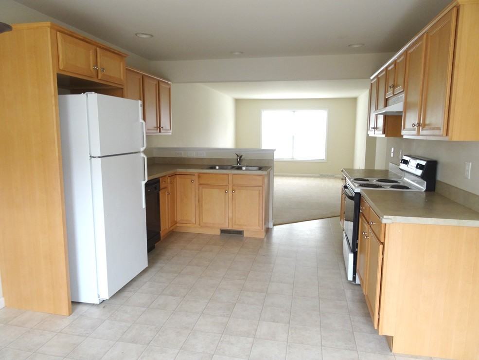 16 Bradford Dr - Photo 2 of 12