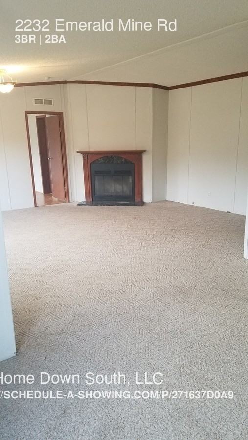 2232 Emerald Mine Rd - Photo 3 of 7