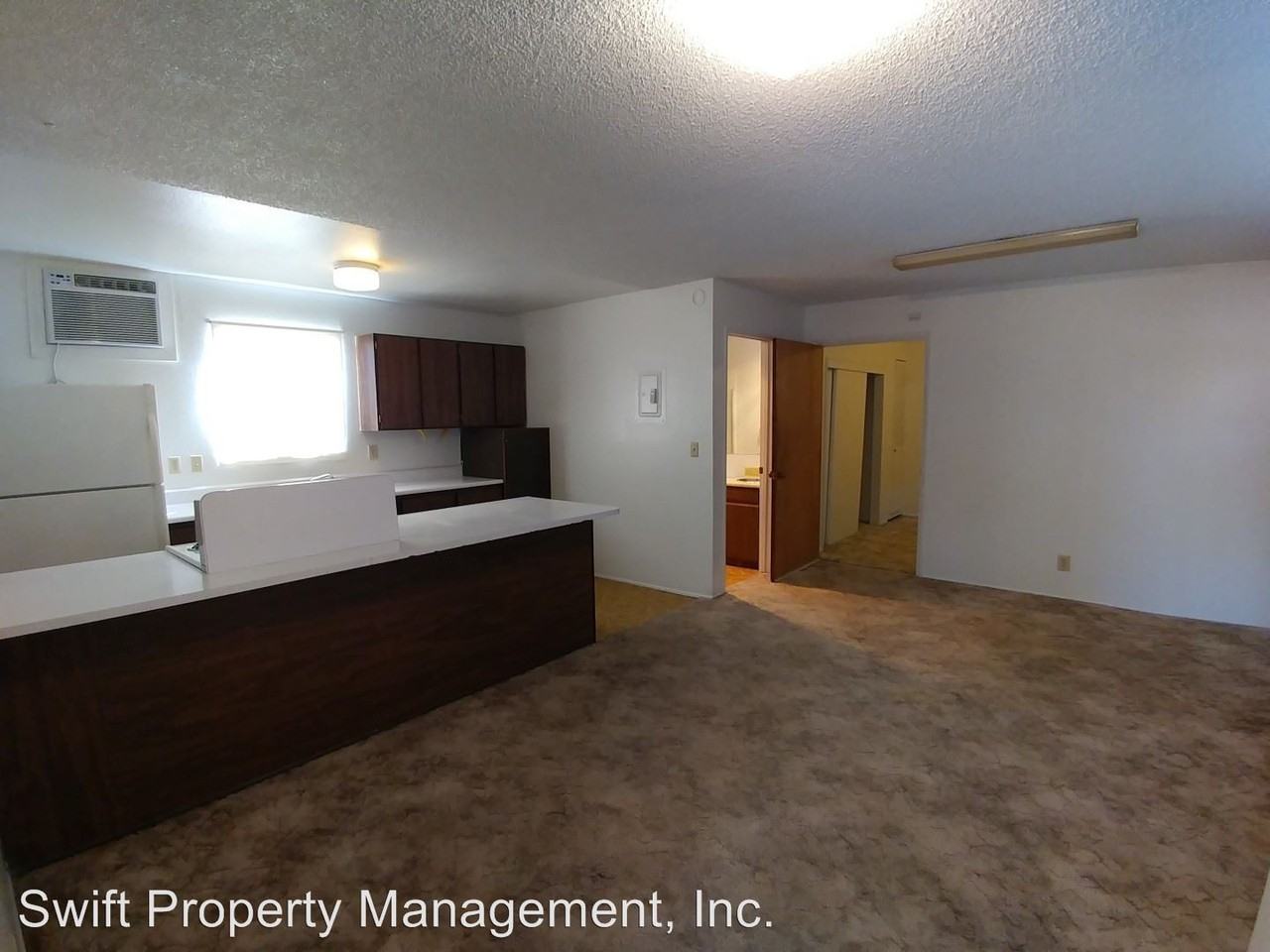 1067 Liberty St - Photo 2 of 10