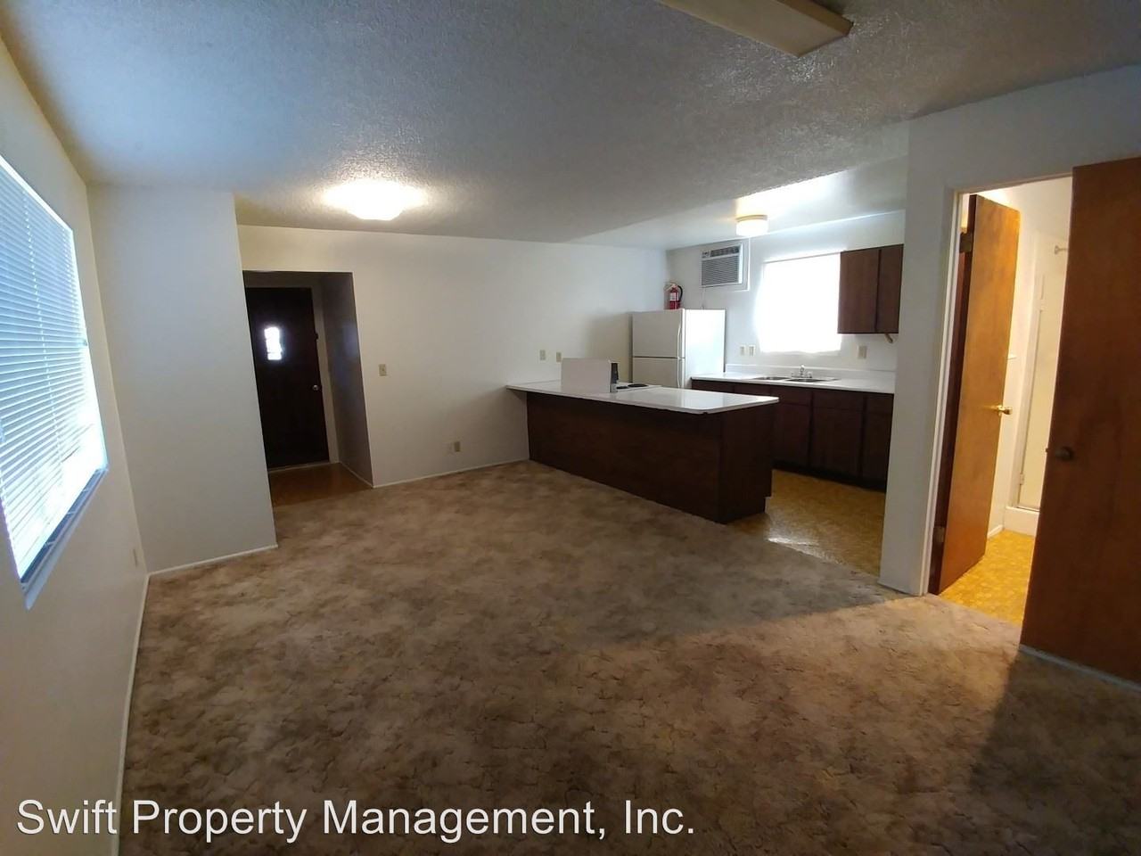 1067 Liberty St - Photo 3 of 10