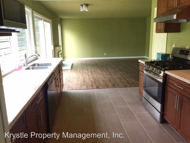 321 Brunswick Dr - Photo 2 of 14