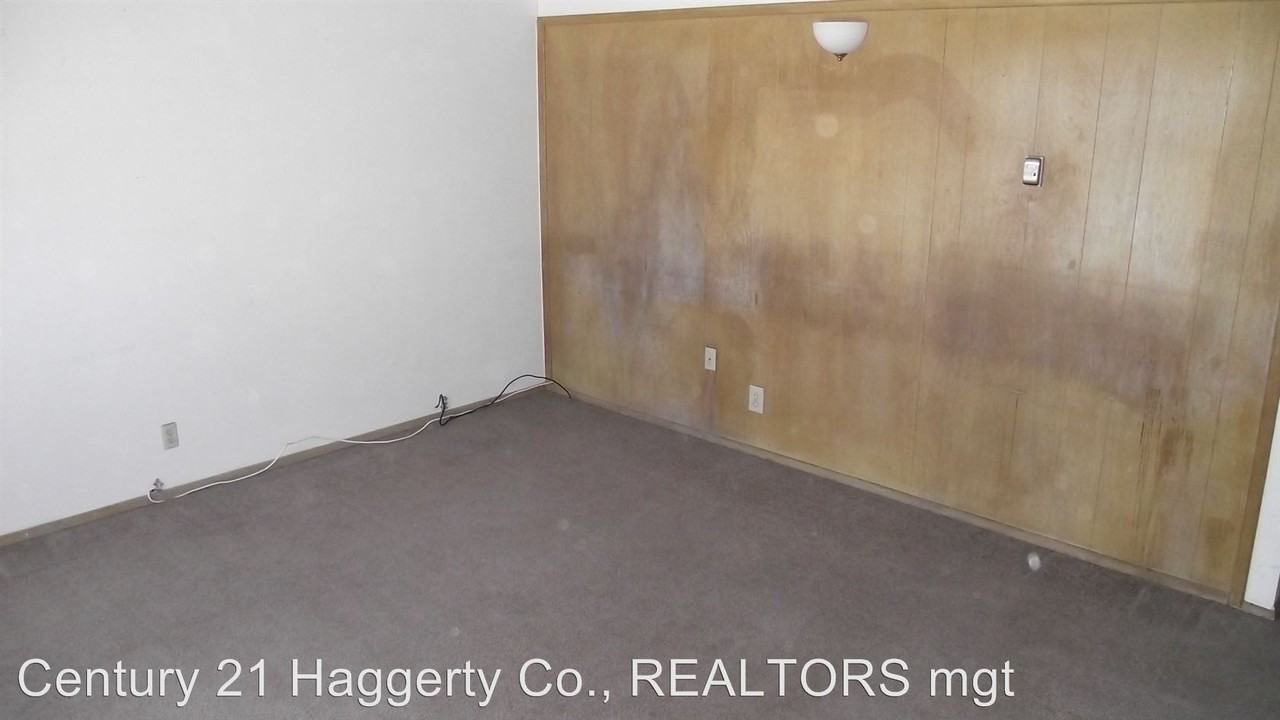 10005 Jamaica St - Photo 3 of 11