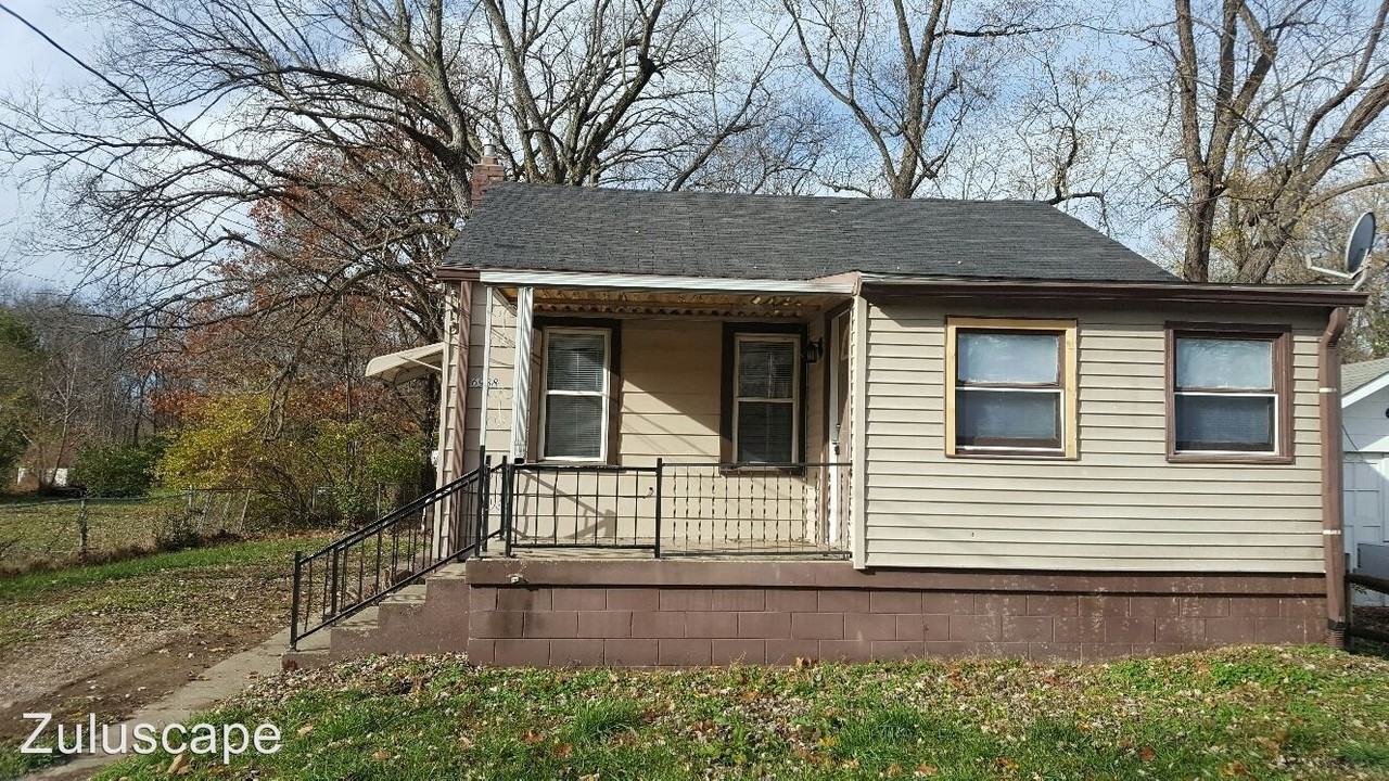 6938 Crittenden Ave - Photo 2 of 9