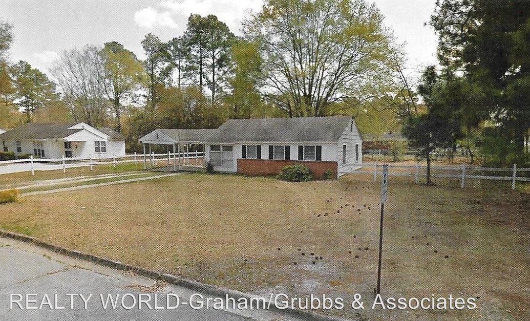 1186 S Pine St - Photo 2 of 2