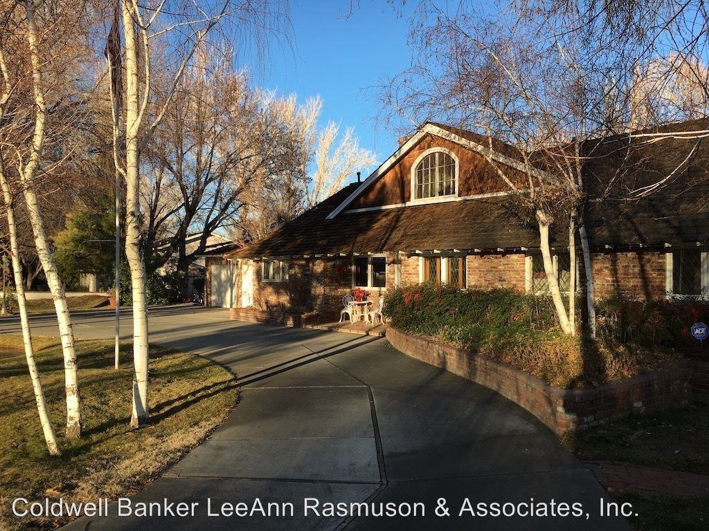 384 Vista Rd - Photo 3 of 50