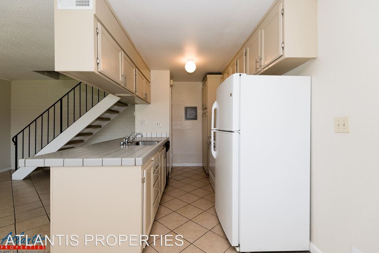 260 Tradewinds Ct #3 - Photo 3 of 12