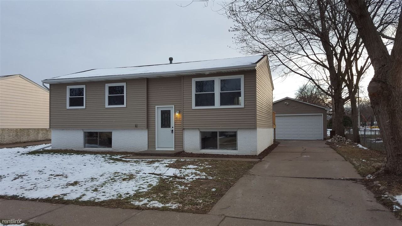 3433 W Columbia Ave - Photo 2 of 7